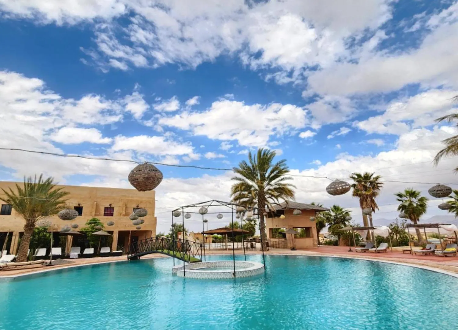 Les Jardins D Amizmiz 6 Piscines Bed and Breakfast Wawizelte