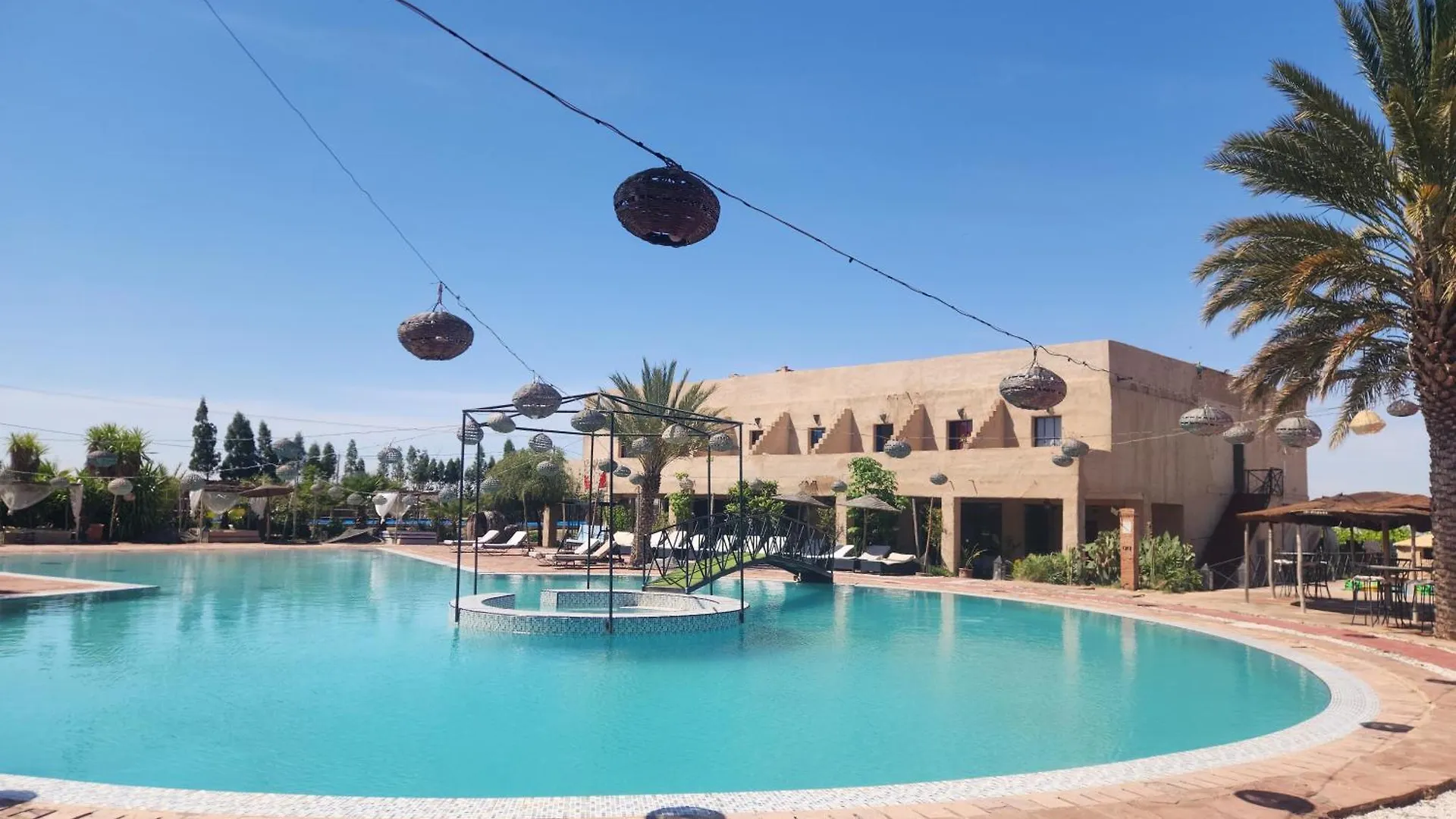 Les Jardins D Amizmiz 6 Piscines Bed and Breakfast Wawizelte