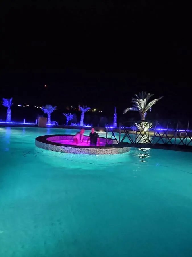 Les Jardins D Amizmiz 6 Piscines Bed and Breakfast Wawizelte Bed & Breakfast